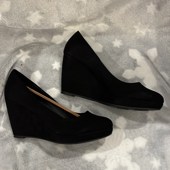 APT 9 black suede wedge shoes - Picture 2 of 5